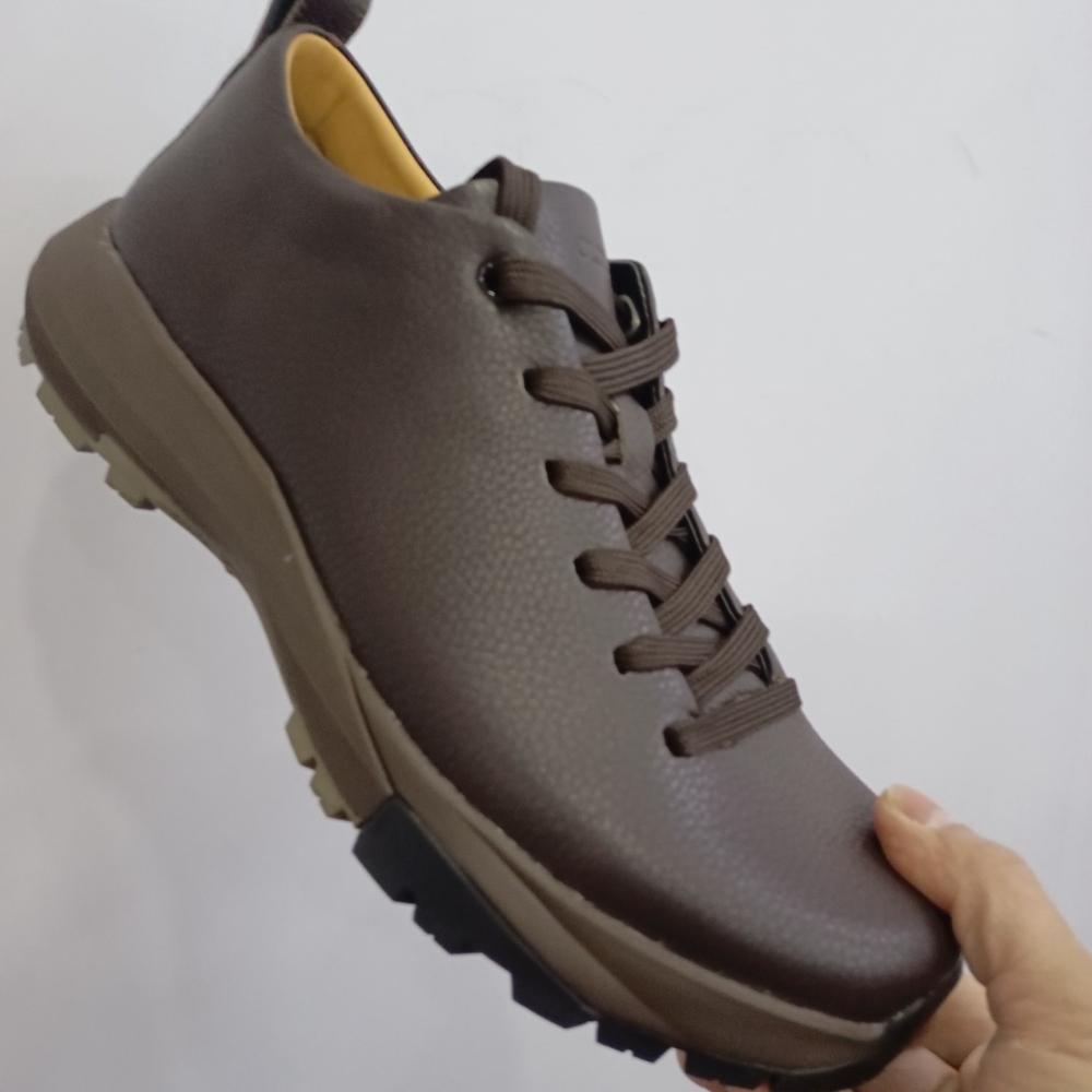 Sapatos de Couro de Vaca para  - Men Shoes Louboutin avaliação e preço